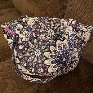 Beautiful Vera Bradley shoulder bag